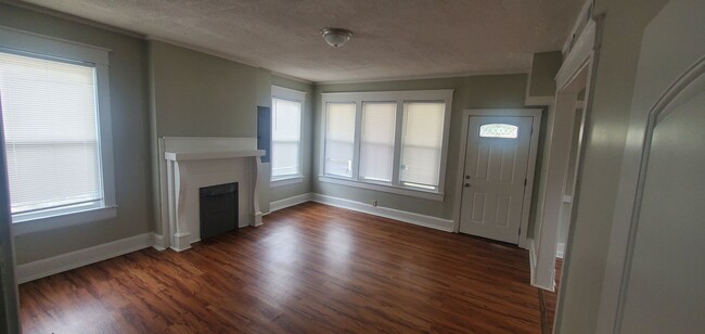property at 152 E Fifth St