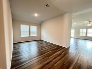 2450 Goddard Grn Dr in Arcola, TX - Building Photo - Building Photo