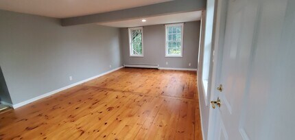 89 Linden St, Unit A in Exeter, NH - Building Photo - Building Photo