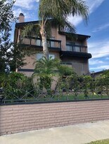 1190 W 24th St, Unit Apt 2 in San Pedro, CA - Building Photo