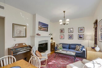 1122 Felicity St, Unit 4 in New Orleans, LA - Building Photo - Building Photo