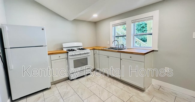 property at 445 Davidson Ct