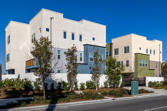 Emerald Pointe in Anaheim, CA - Building Photo - Building Photo