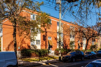 2005 Le Caron Rue in Montréal, QC - Building Photo - Building Photo