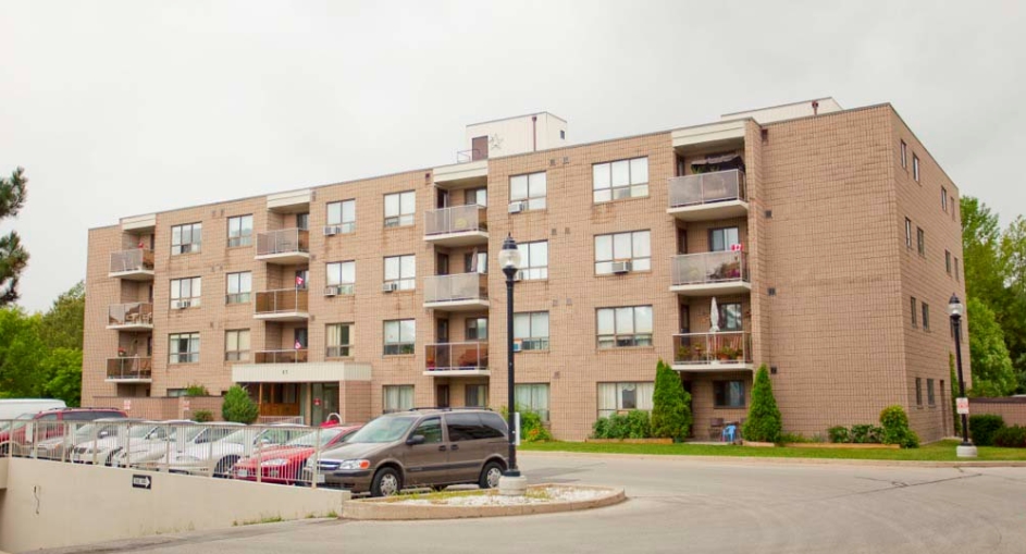 35 Bredin in Orangeville, ON - Building Photo