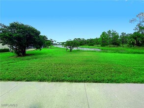 5390 Whitten Dr in Naples, FL - Building Photo - Building Photo