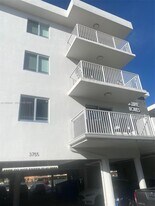 3755 NE 167th St in North Miami Beach, FL - Building Photo