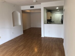 6630 NW 114th Ave in Doral, FL - Building Photo - Building Photo