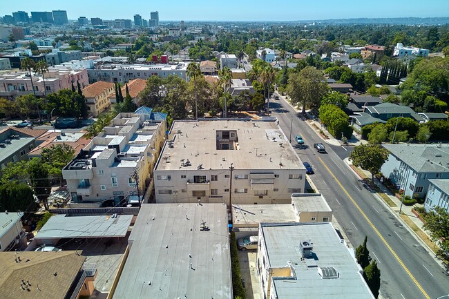 4855 Elmwood Ave in Los Angeles, CA - Building Photo - Building Photo