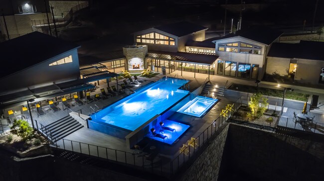 The View at Crown Ridge in San Antonio, TX - Foto de edificio - Building Photo