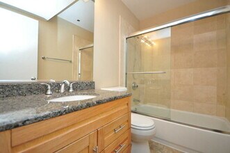 411 W Ontario St, Unit 602 in Chicago, IL - Building Photo - Building Photo