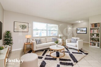 6116 Bonnie Brook Blvd in Orlando, FL - Foto de edificio - Building Photo