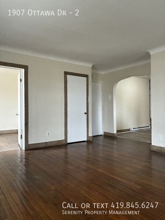 1907 Ottawa Dr in Toledo, OH - Building Photo