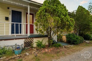 530 E Gordon Ln in Savannah, GA - Building Photo