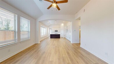 570 Sand Branch Dr in Conroe, TX - Building Photo - Building Photo