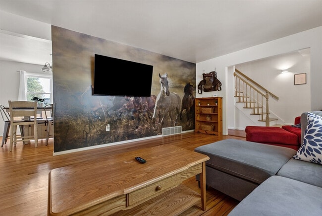 10 James Dr in Saratoga Springs, NY - Foto de edificio - Building Photo