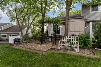 1101 Sausalito Ct in Bartlett, IL - Building Photo - Building Photo