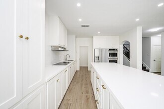 115 Coahuila Loop in Laredo, TX - Building Photo - Building Photo