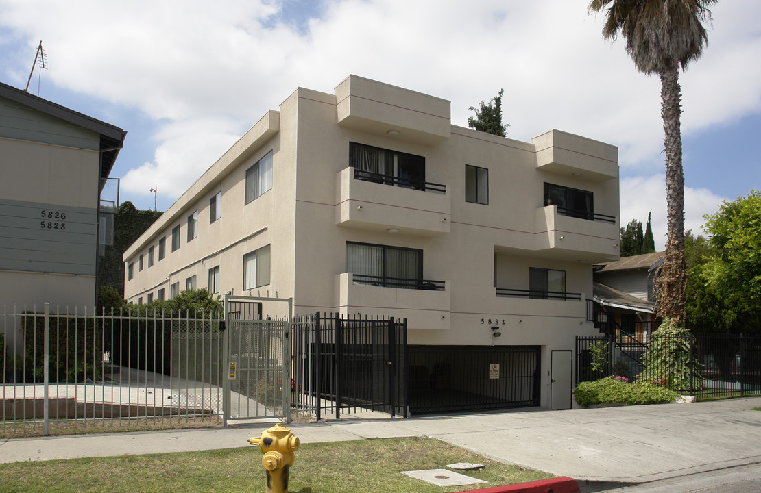 5832 Gregory Ave in Los Angeles, CA - Foto de edificio