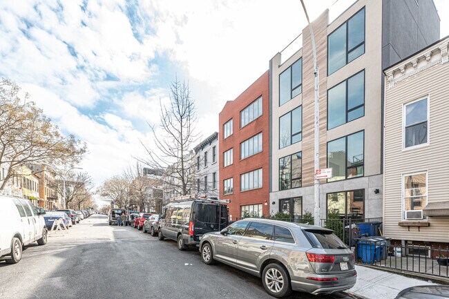 272 19th St in Brooklyn, NY - Foto de edificio - Building Photo
