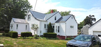 935 Marshall Dr in Erie, PA - Building Photo - Building Photo