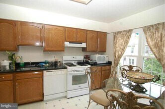 123 Lazy Hollow Dr in Gaithersburg, MD - Building Photo - Building Photo