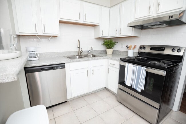 Sandpiper in Mobile, AL - Foto de edificio - Building Photo