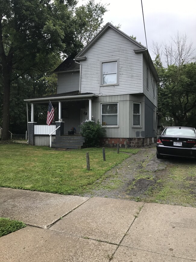property at 273 Belmont St NW