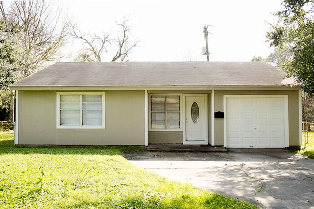 7201 Carver Ave in Texas City, TX - Foto de edificio