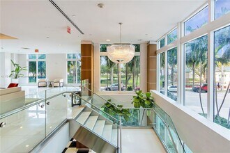 1800 N Bayshore Dr, Unit 3414 in Miami, FL - Building Photo - Building Photo