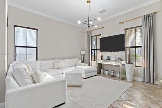 3957 NW 82nd Way in Hollywood, FL - Building Photo - Building Photo