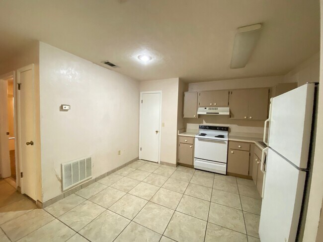 386 Acorn Ln in Leesburg, FL - Building Photo - Building Photo