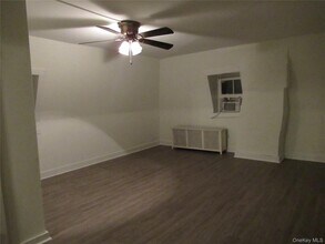 26 Oakland Ave in Warwick, NY - Building Photo - Building Photo