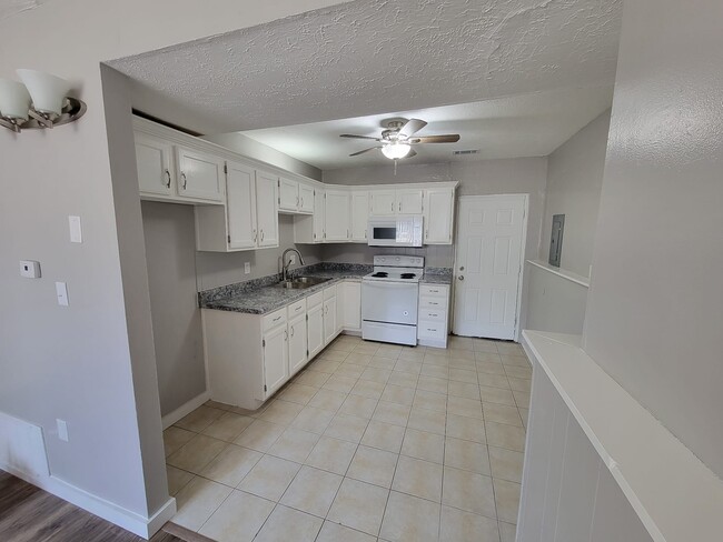 property at 812 W 25th St