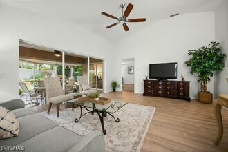 4878 Europa Dr in Naples, FL - Building Photo - Building Photo