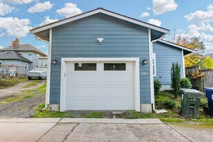 927 S Cushman Ave in Tacoma, WA - Building Photo