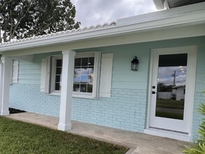 11198 58th Ave in Seminole, FL - Building Photo - Building Photo