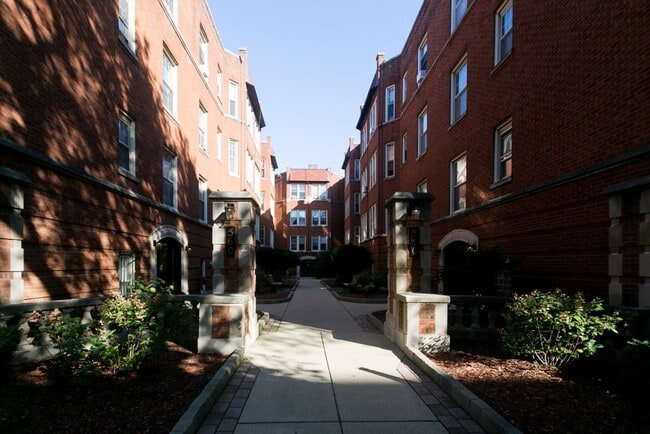 property at 559 W Aldine Ave