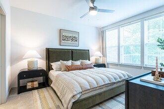 Livano Knoxville in Knoxville, TN - Building Photo - Building Photo