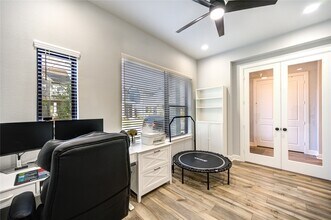 11718 Cibolo Cyn Rd in Humble, TX - Foto de edificio - Building Photo