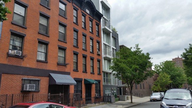 333 Warren St in Brooklyn, NY - Building Photo - Building Photo