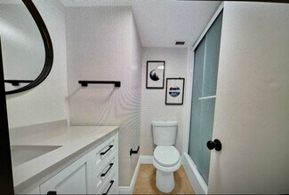 9001 SW 77th Ave in Miami, FL - Building Photo - Building Photo