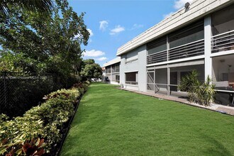 4291 NW 9th Ave in Pompano Beach, FL - Building Photo - Building Photo