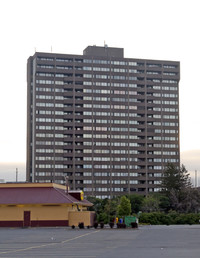 Strathmore Towers North in Ottawa, ON - Building Photo - Building Photo