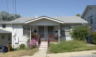 Cedar Street Duplexes Apartments