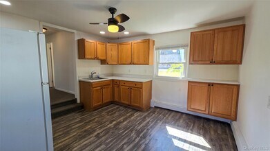176 Main St in Cold Spring, NY - Building Photo - Building Photo