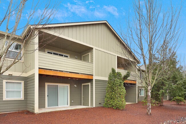 Evergreen Village Apartments in Vancouver, WA - Building Photo - Building Photo