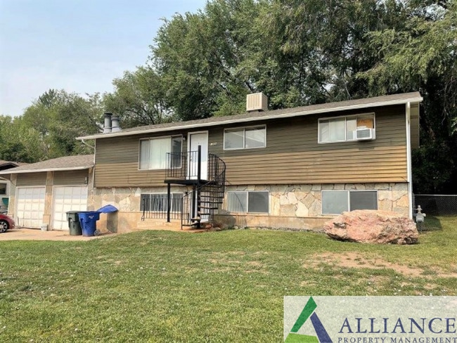 property at 1586 Canyon Rd