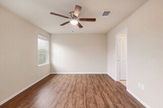 2018 Langdale Ln in Austin, TX - Building Photo - Building Photo