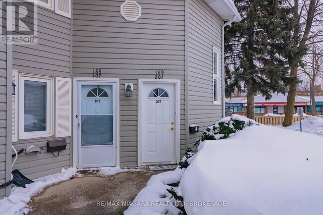 189 Dorchester Blvd in St Catharines, ON - Building Photo - Building Photo